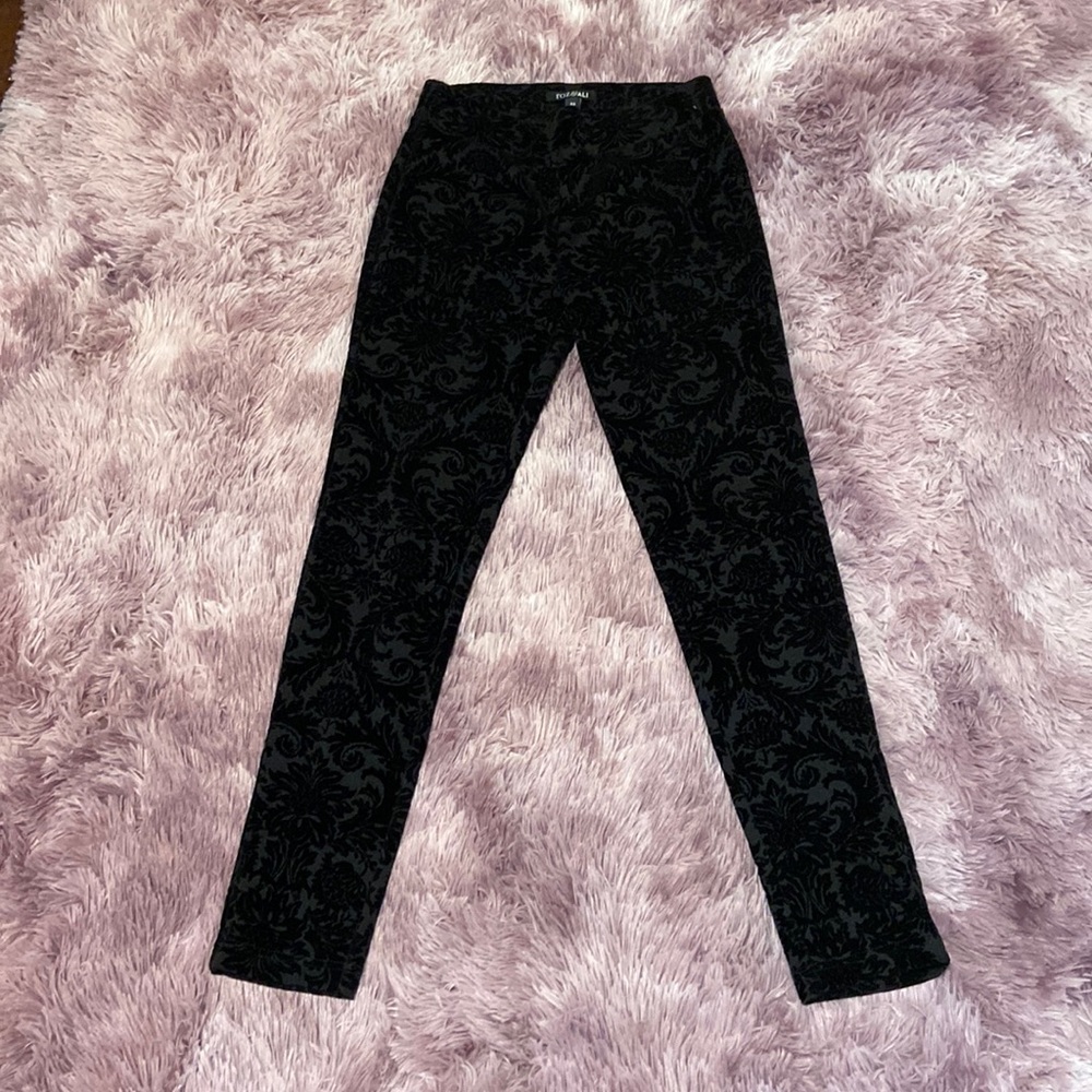 Black velvet pattern pants